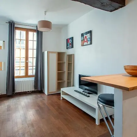 Apartment Au Coeur Du Marais - Iii *
