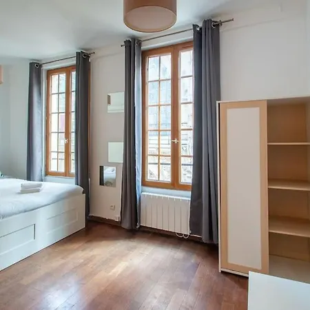 Апартаменты Au Coeur Du Marais - Iii *